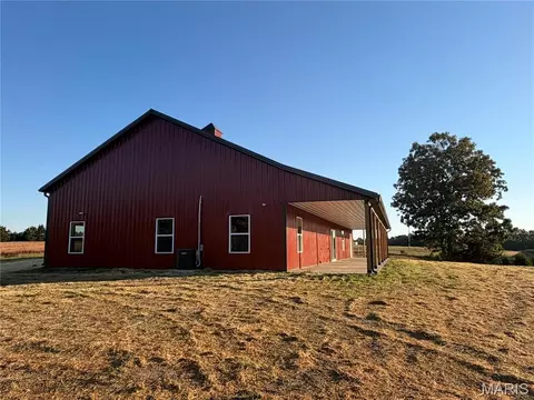 Exterior - 11404 Hwy 24, Madison, MO 65263 photo 2 of 10