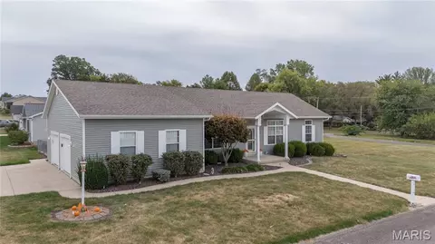 120 N Rock Island Ave, Vandalia, IL 62471