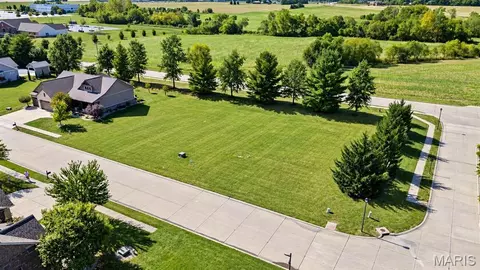 3629 S Arbor Lake Dr, Edwardsville, IL 62025