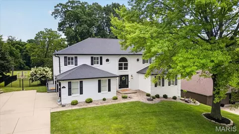 210 S Fairway Dr, Belleville, IL 62223
