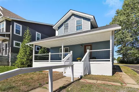 7711 Dale Ave, Richmond Heights, MO 63117