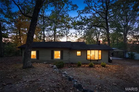 12491 Oak Dr, Sainte Genevieve, MO 63670