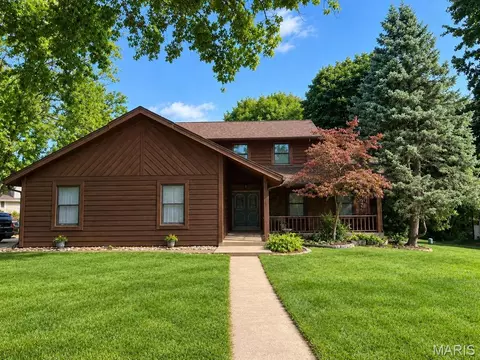 29 Number Six Green Dr #A, Saint Charles, MO 63303