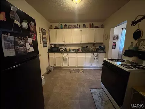 Kitchen - 11202 Bus Highway 25 S, Dexter, MO 63841 photo 4 of 7