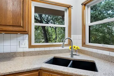 Kitchen - 1961 Wolf Pen Hollow Ln, Wright City, MO 63390 photo 2 of 2