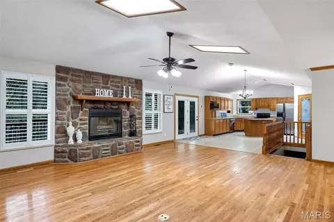 Living - 1961 Wolf Pen Hollow Ln, Wright City, MO 63390 photo 2 of 3