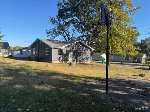Exterior - 11 W 6th St, Gerald, MO 63037 photo 3 of 6