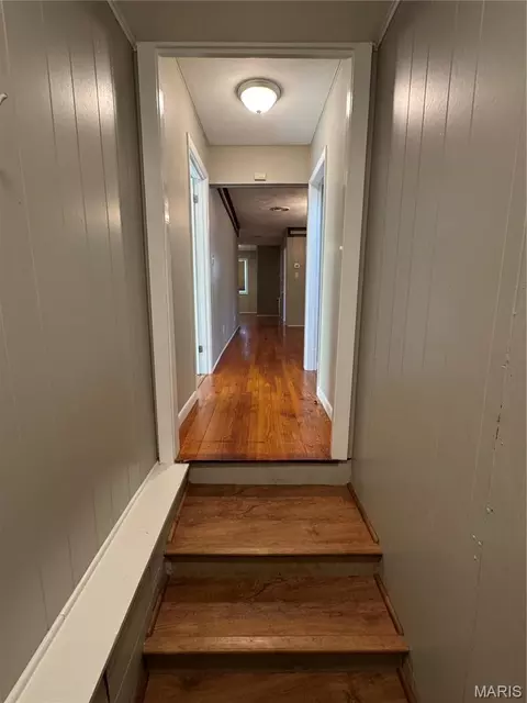 Entry Way - 11 W 6th St, Gerald, MO 63037 photo 6 of 8