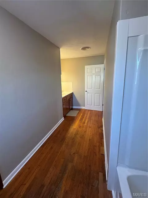 Entry Way - 11 W 6th St, Gerald, MO 63037 photo 3 of 8