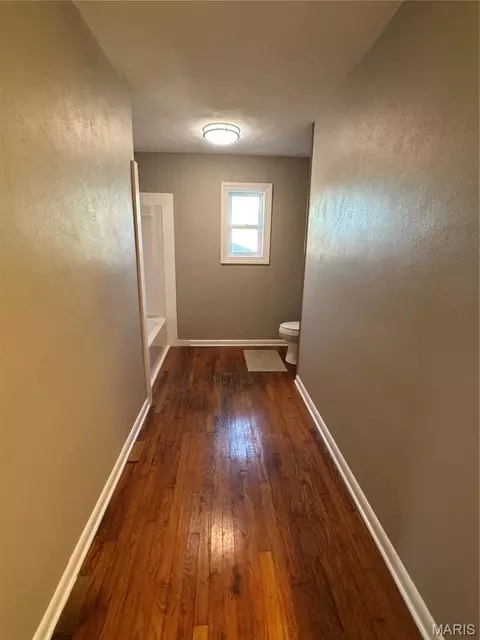 Entry Way - 11 W 6th St, Gerald, MO 63037 photo 2 of 8