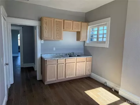 4582 Clarence Ave, Saint Louis, MO 63115
