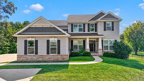12372 S 40 Dr, Saint Louis, MO 63141
