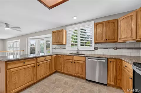 Kitchen - 1597 Indian Springs Dr, O'fallon, MO 63366 photo 5 of 5