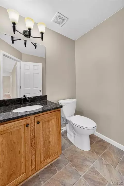 Bath - 1597 Indian Springs Dr, O'fallon, MO 63366 photo 3 of 8