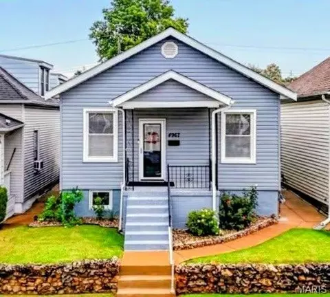 4967 Blow St, Saint Louis, MO 63109