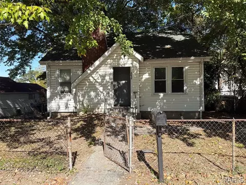 451 Northridge Dr, Saint Louis, MO 63137