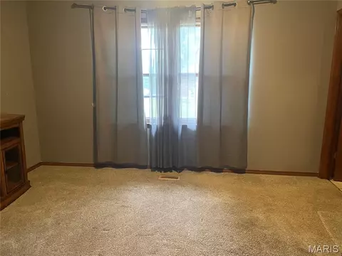 Living - 902 S Carty St, Salem, MO 65560 photo 3 of 3