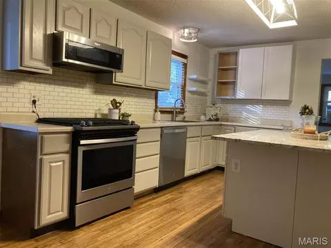 Kitchen - 300 Echo Valley Rd, Union, MO 63084 photo 1 of 7
