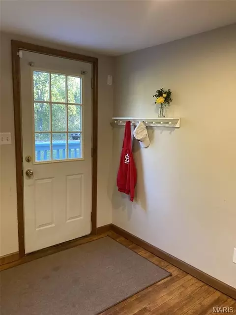 Entry Way - 300 Echo Valley Rd, Union, MO 63084 photo 4 of 4