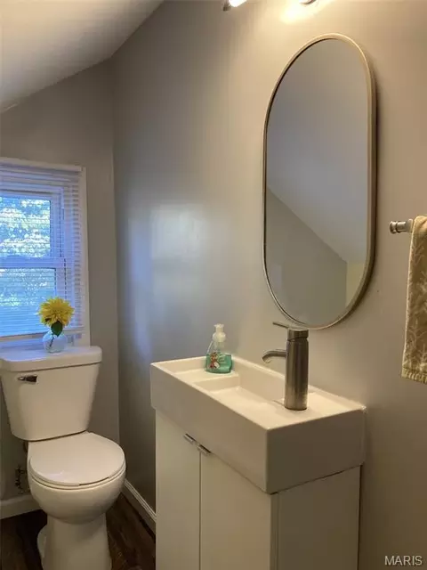 Bath - 300 Echo Valley Rd, Union, MO 63084 photo 3 of 4