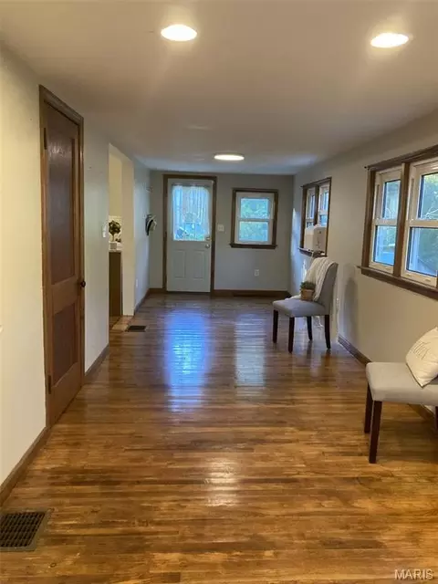 Entry Way - 300 Echo Valley Rd, Union, MO 63084 photo 1 of 4