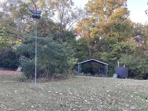 Exterior - 300 Echo Valley Rd, Union, MO 63084 photo 5 of 10