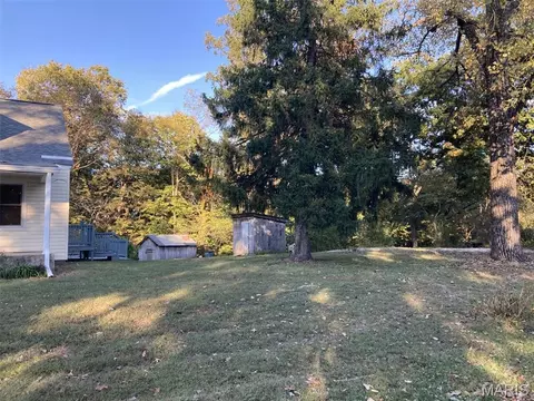 Exterior - 300 Echo Valley Rd, Union, MO 63084 photo 6 of 10