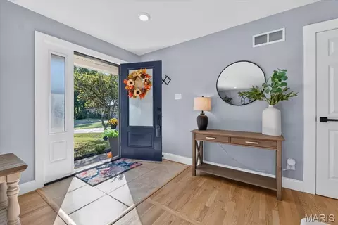 Entry Way - 307 Surf Ct, Ballwin, MO 63021 photo 1 of 3