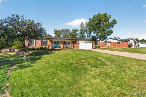 Exterior - 307 Surf Ct, Ballwin, MO 63021 photo 9 of 10