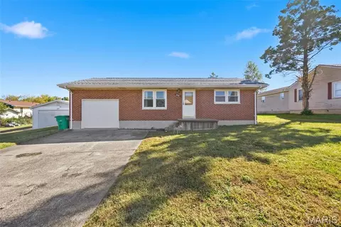1008 S Jefferson St, Farmington, MO 63640
