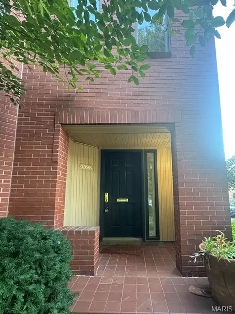 4398 Lindell Blvd #32, Saint Louis, MO 63108