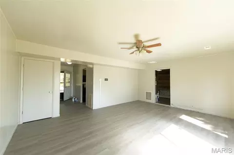 Living - 12385 State Route Cc, Rolla, MO 65401 photo 3 of 5