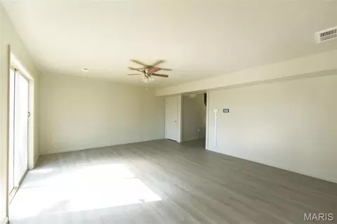 Living - 12385 State Route Cc, Rolla, MO 65401 photo 4 of 5