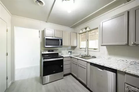 Kitchen - 12385 State Route Cc, Rolla, MO 65401 photo 2 of 5