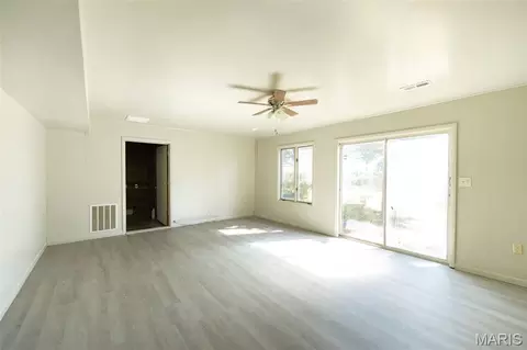 Living - 12385 State Route Cc, Rolla, MO 65401 photo 2 of 5