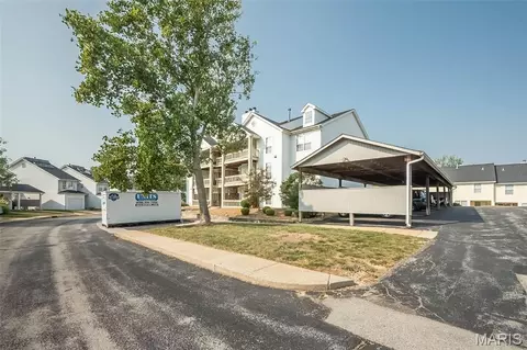 Exterior - 1445 Whispering Creek Dr #E, Ballwin, MO 63021 photo 7 of 8