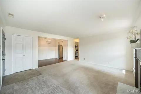 Living - 1445 Whispering Creek Dr #E, Ballwin, MO 63021 photo 4 of 4