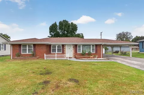 305 W Lincoln Ave, Caseyville, IL 62232