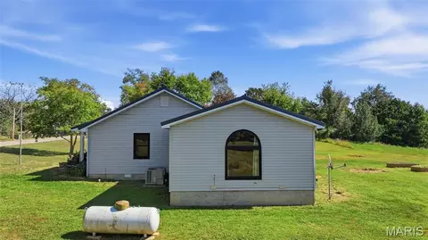 Exterior - 305 Woolsey St, Mountain View, MO 65548 photo 3 of 3
