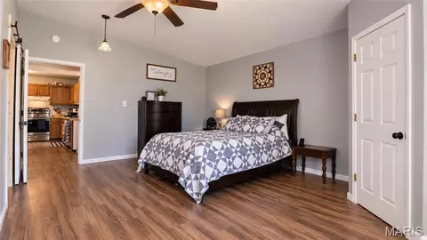 Bedroom - 305 Woolsey St, Mountain View, MO 65548 photo 2 of 8
