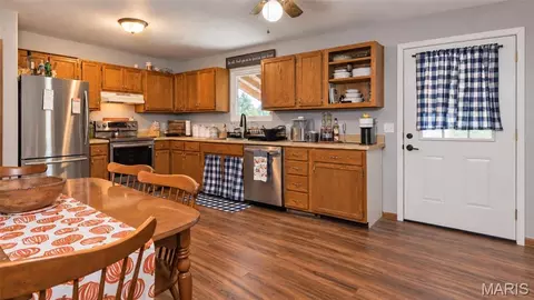 Kitchen - 305 Woolsey St, Mountain View, MO 65548 photo 1 of 1