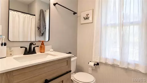 Bath - 305 Woolsey St, Mountain View, MO 65548 photo 1 of 3