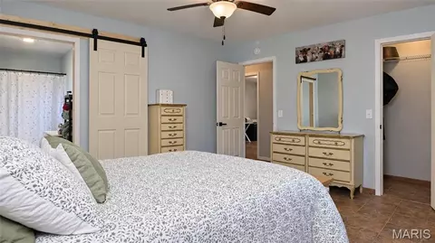 Bedroom - 305 Woolsey St, Mountain View, MO 65548 photo 5 of 8