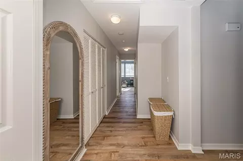Entry Way - 1701 Highview Circle Ct, Ballwin, MO 63021 photo 4 of 5