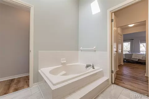 Bath - 1701 Highview Circle Ct, Ballwin, MO 63021 photo 4 of 6