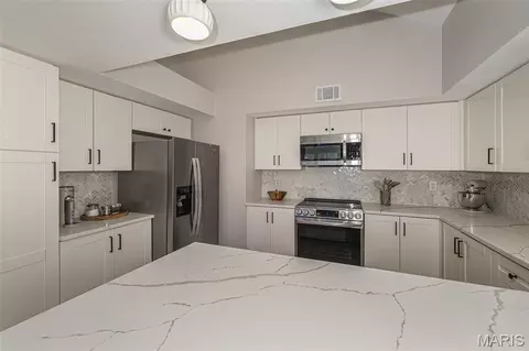 Kitchen - 1701 Highview Circle Ct, Ballwin, MO 63021 photo 6 of 6