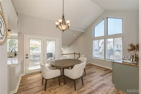 Dining - 1701 Highview Circle Ct, Ballwin, MO 63021 photo 2 of 3