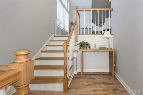 Entry Way - 1701 Highview Circle Ct, Ballwin, MO 63021 photo 2 of 5