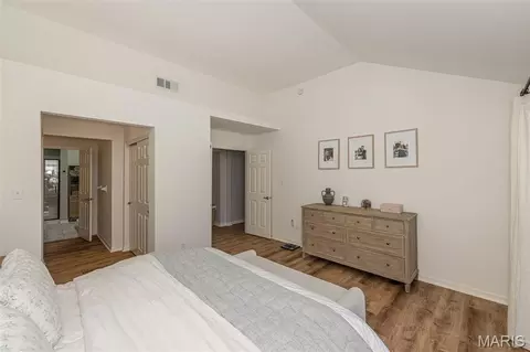 Bedroom - 1701 Highview Circle Ct, Ballwin, MO 63021 photo 3 of 5