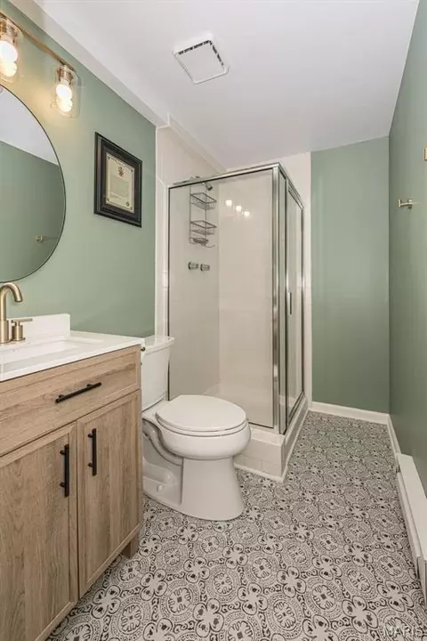 Bath - 1701 Highview Circle Ct, Ballwin, MO 63021 photo 6 of 6